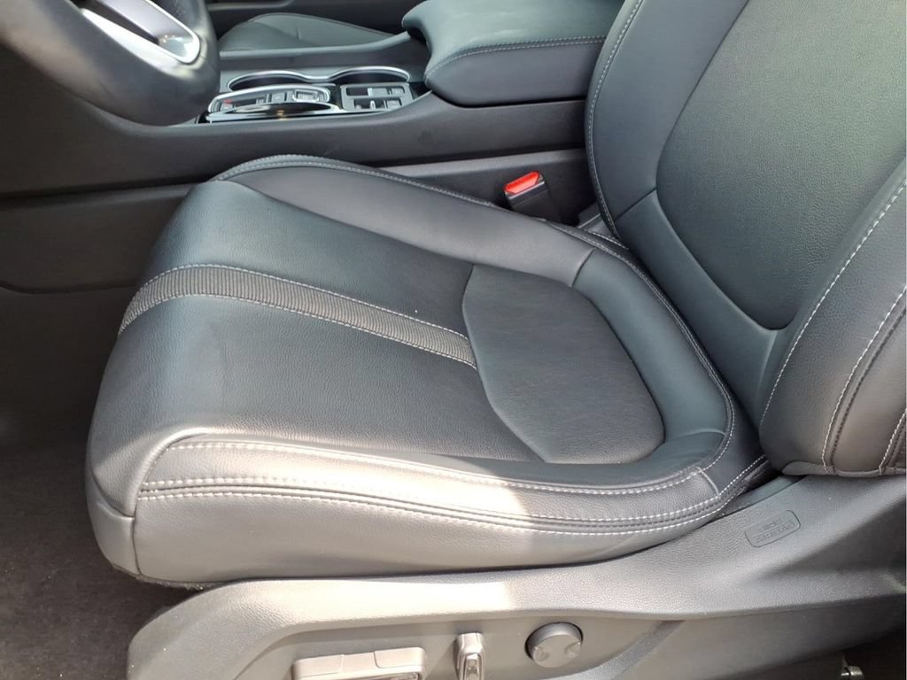 Used 2023 Honda Pilot Touring image 15