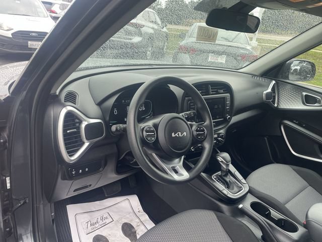 Used 2025 Kia Soul LX w/ LX Technology Package FWD image 18