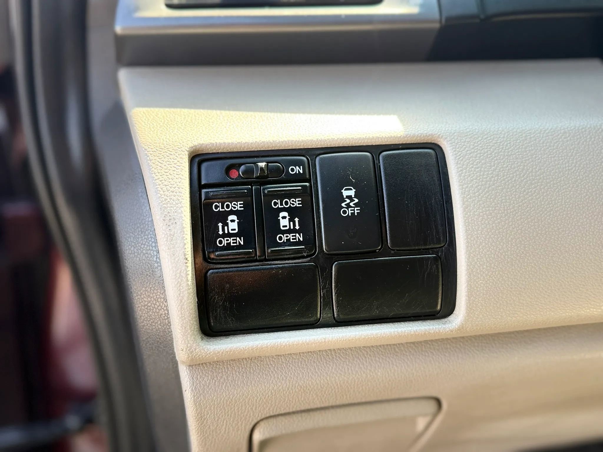 Used 2015 Honda Odyssey EX image 18