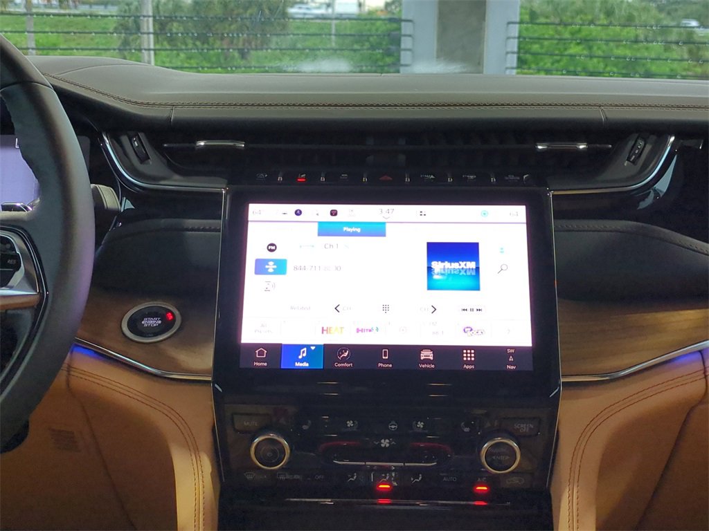 New 2025 Jeep Grand Cherokee Summit image 19