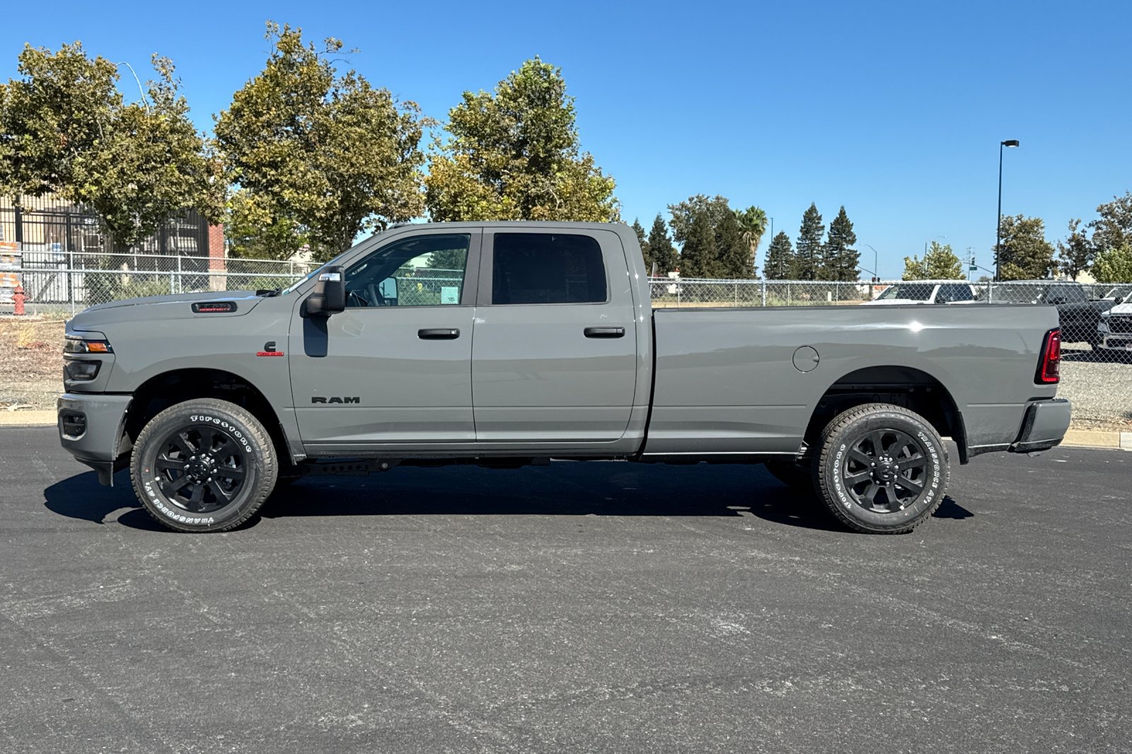 New 2026 RAM 3500 Big Horn AWD/4WD image 6