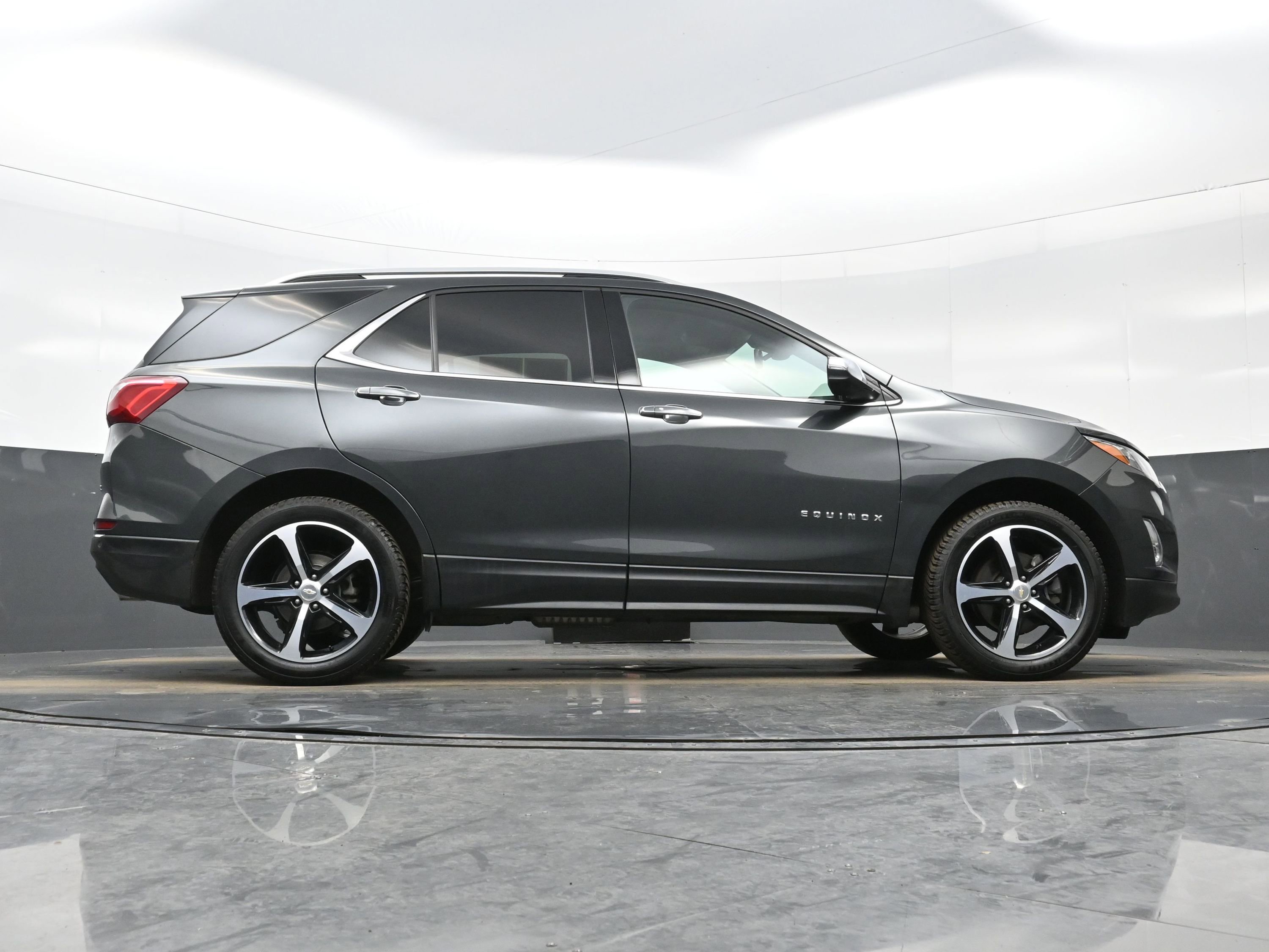 Used 2020 Chevrolet Equinox Premier image 33