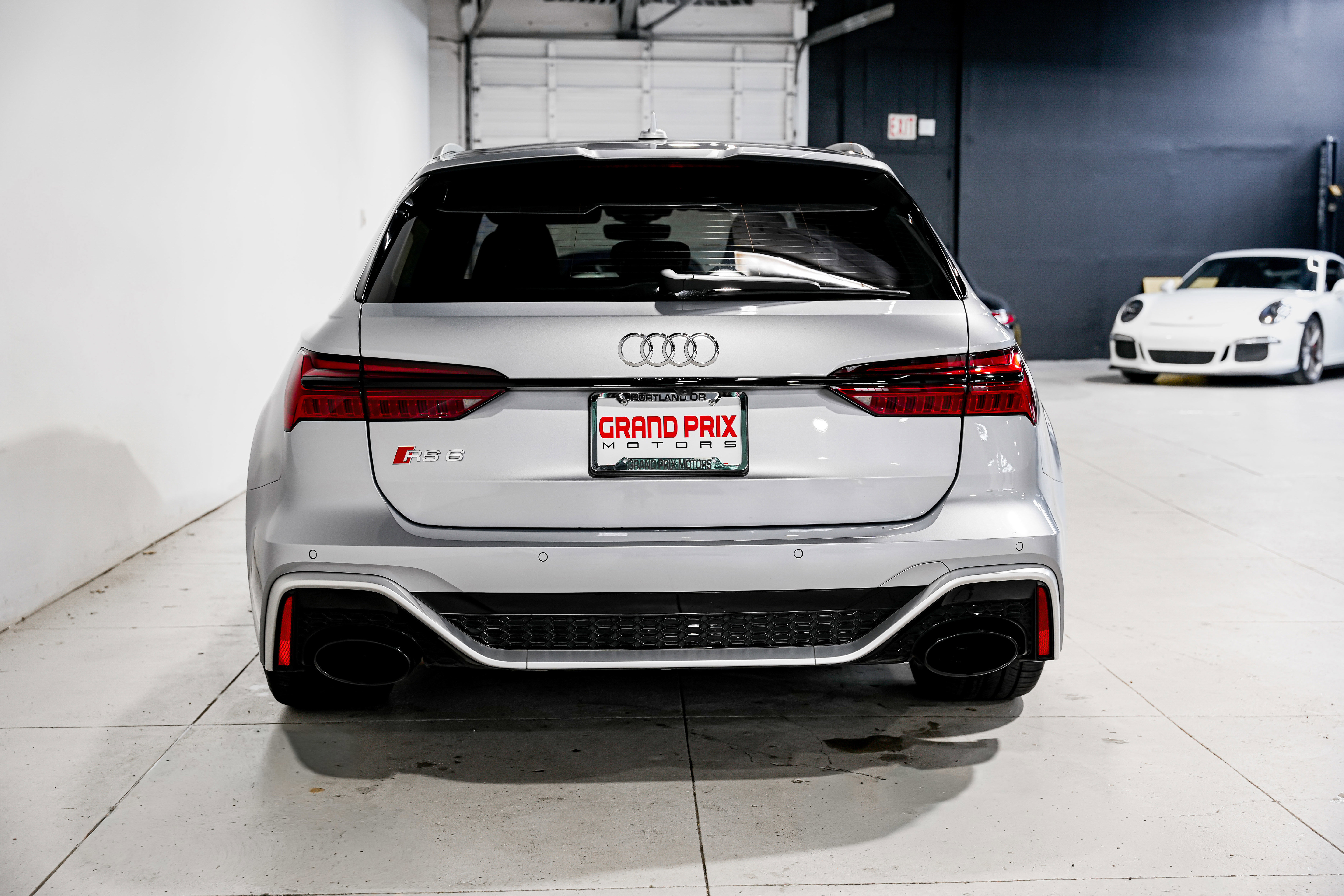 Used 2022 Audi RS 6 AWD/4WD image 4