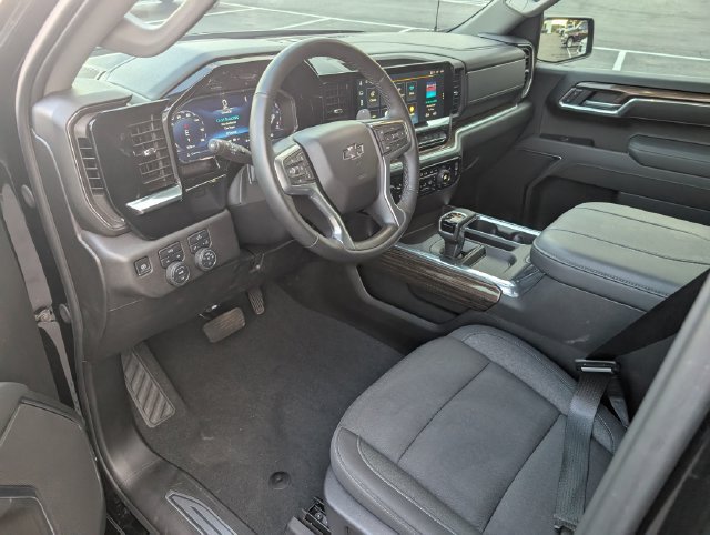 Used 2025 Chevrolet Silverado 1500 RST w/ Redline Edition AWD/4WD image 15