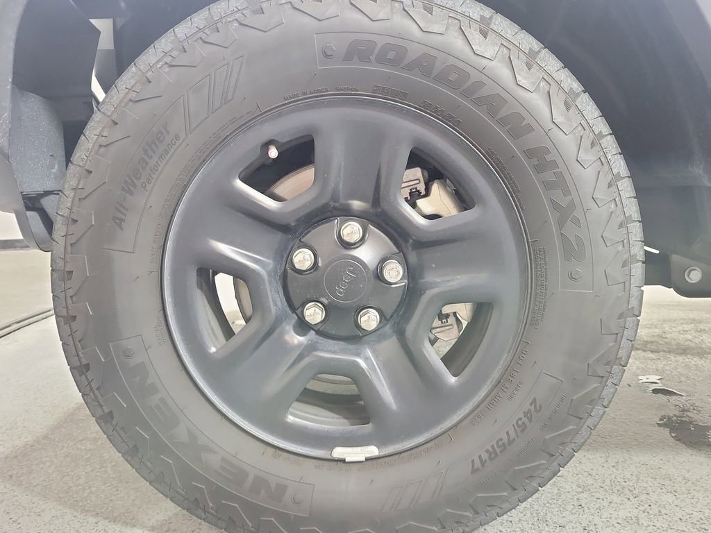 Used 2024 Jeep Wrangler Sport AWD/4WD image 8