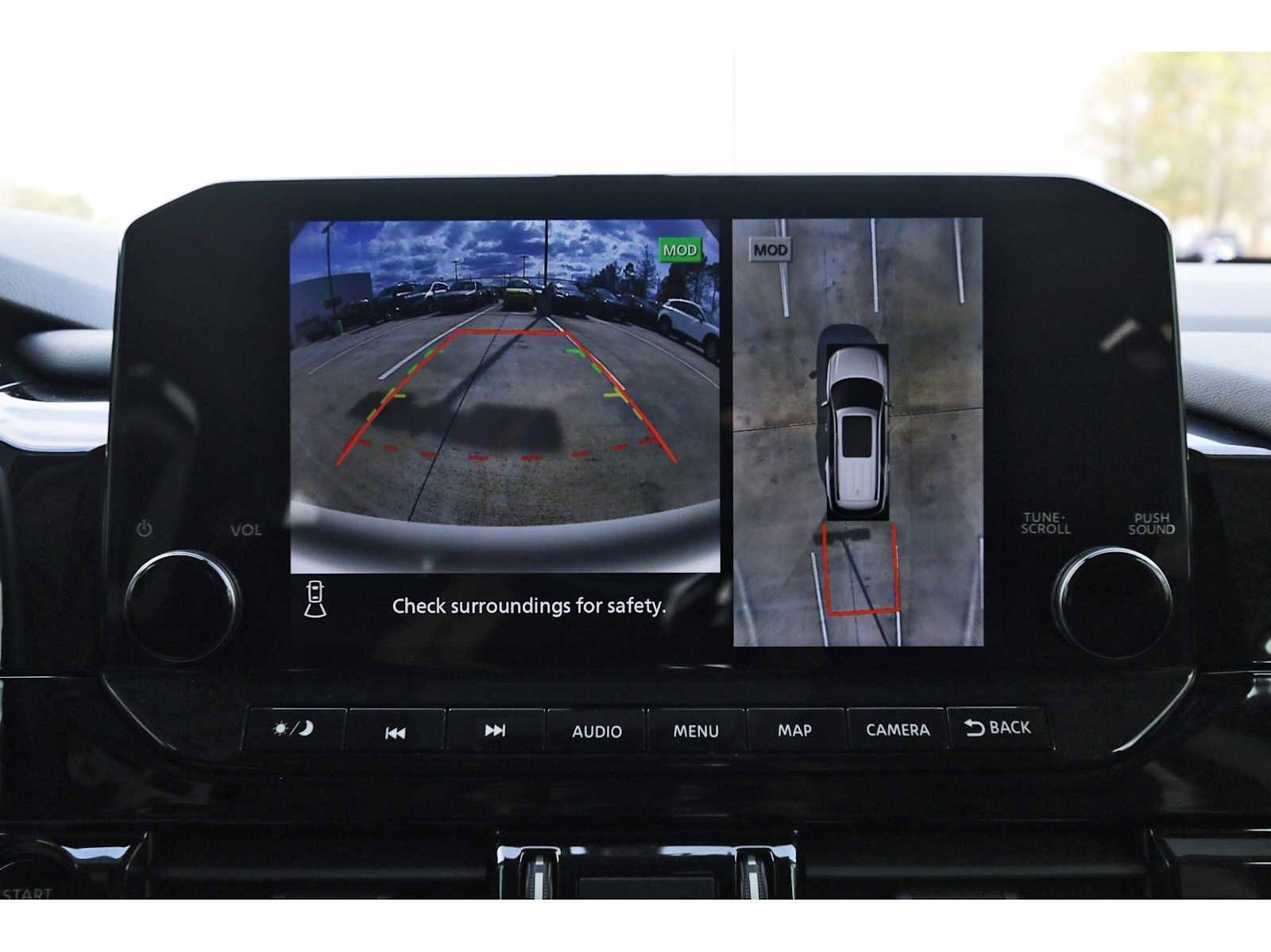 Used 2025 Nissan Pathfinder Platinum w/ Cargo Package image 25