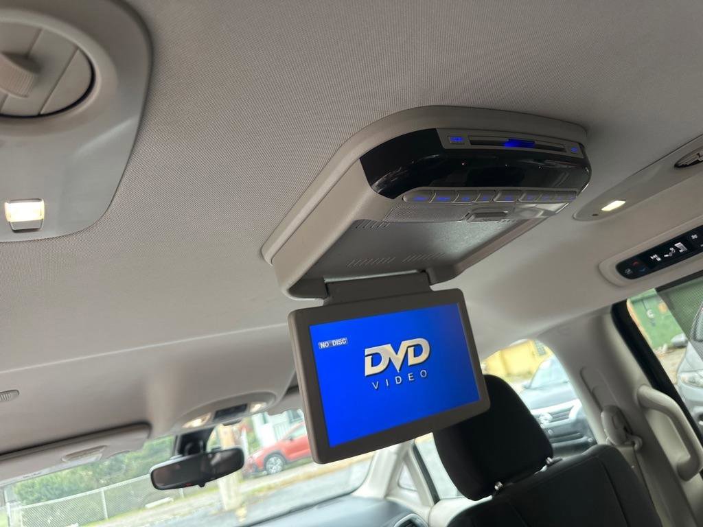 Used 2017 Chrysler Pacifica Touring Plus w/ Tire & Wheel Group image 15