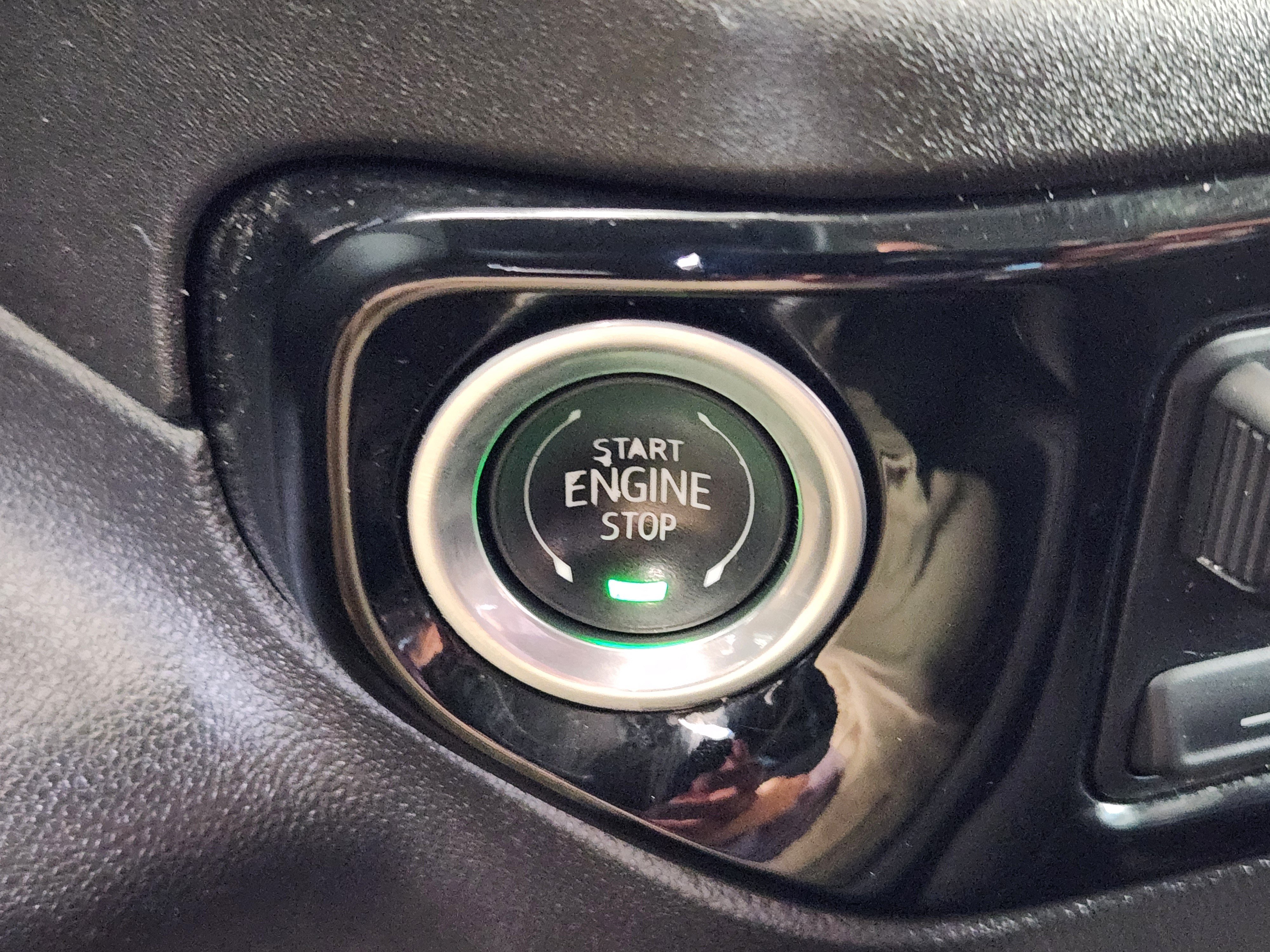Certified 2025 Chevrolet Silverado 1500 LT AWD/4WD image 21