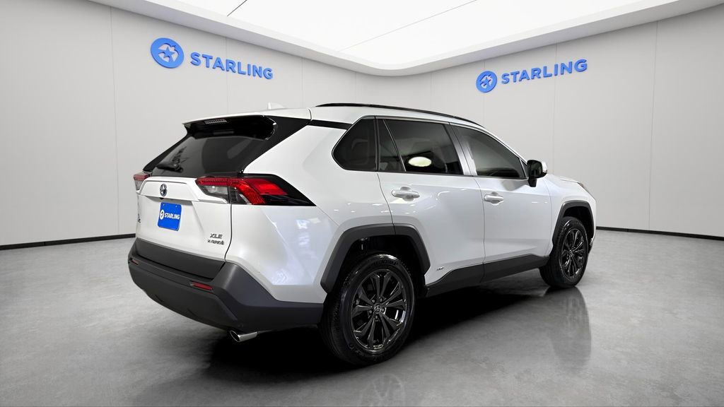 Used 2023 Toyota RAV4 XLE Premium AWD/4WD image 9