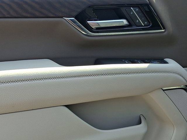 Used 2025 GMC Yukon Denali w/ LPO, Floor Liner Package AWD/4WD image 21