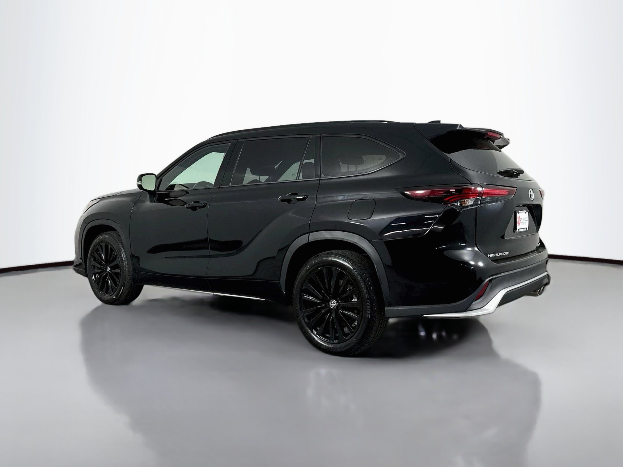 Certified 2025 Toyota Highlander XSE AWD/4WD image 5