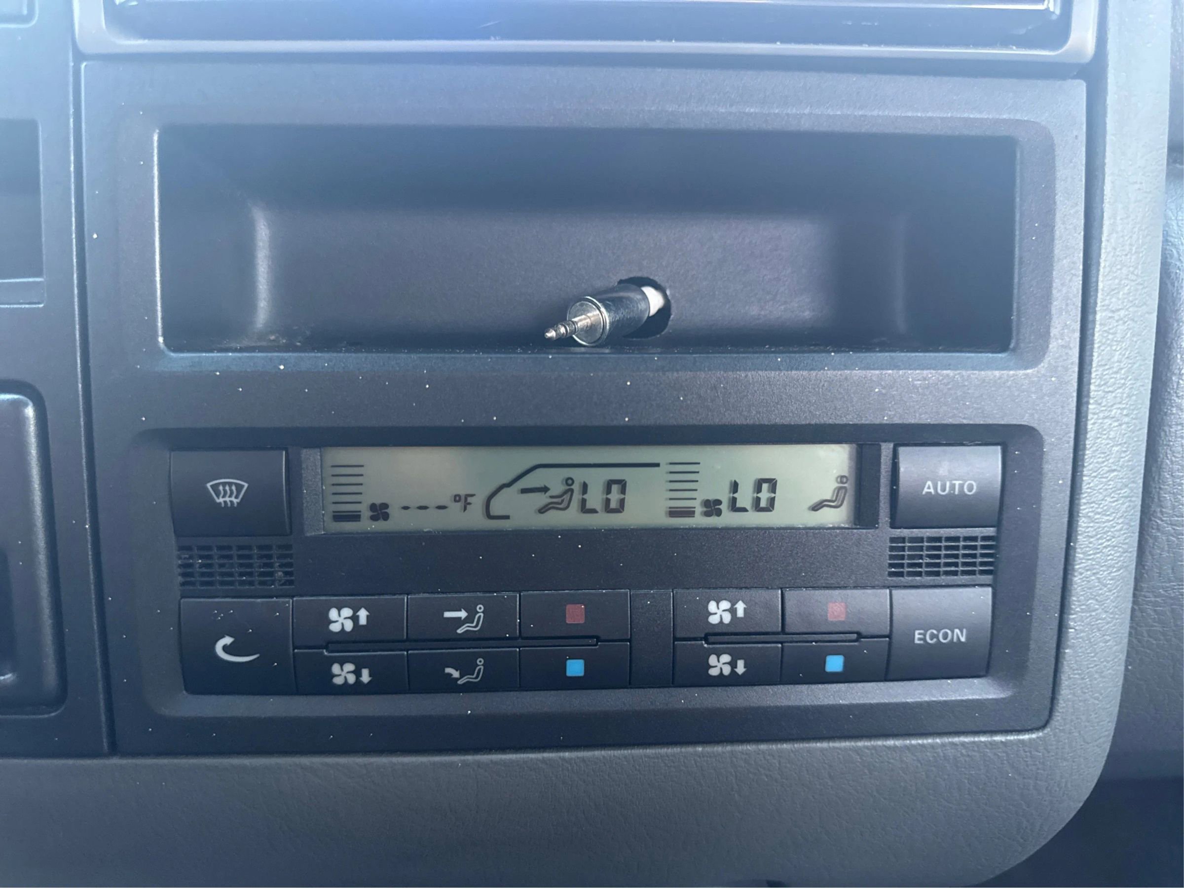 Used 2002 Volkswagen Eurovan MV image 16