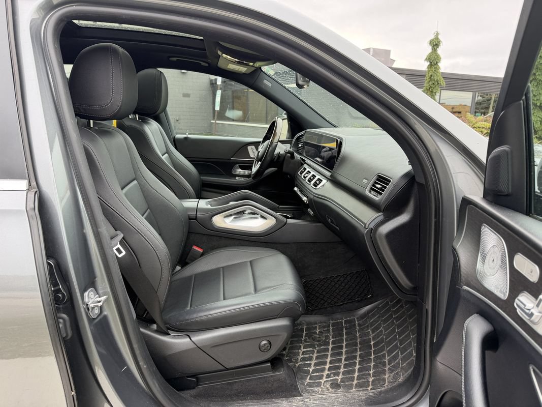 Used 2020 Mercedes-Benz GLS 450 4MATIC image 32