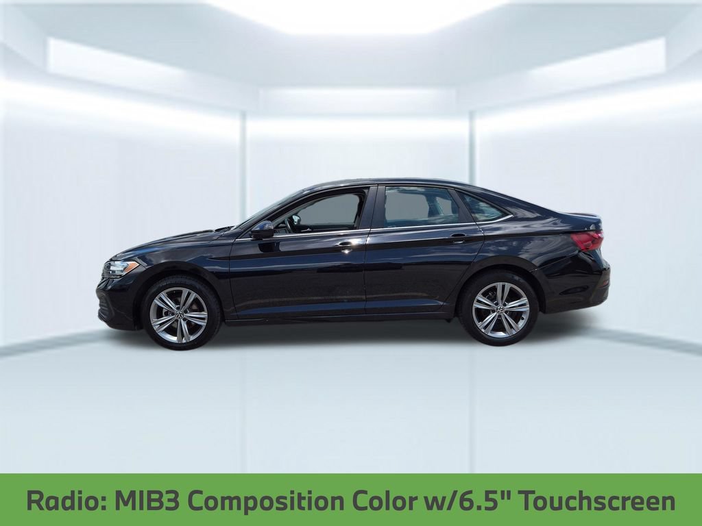 Used 2024 Volkswagen Jetta SE FWD image 2