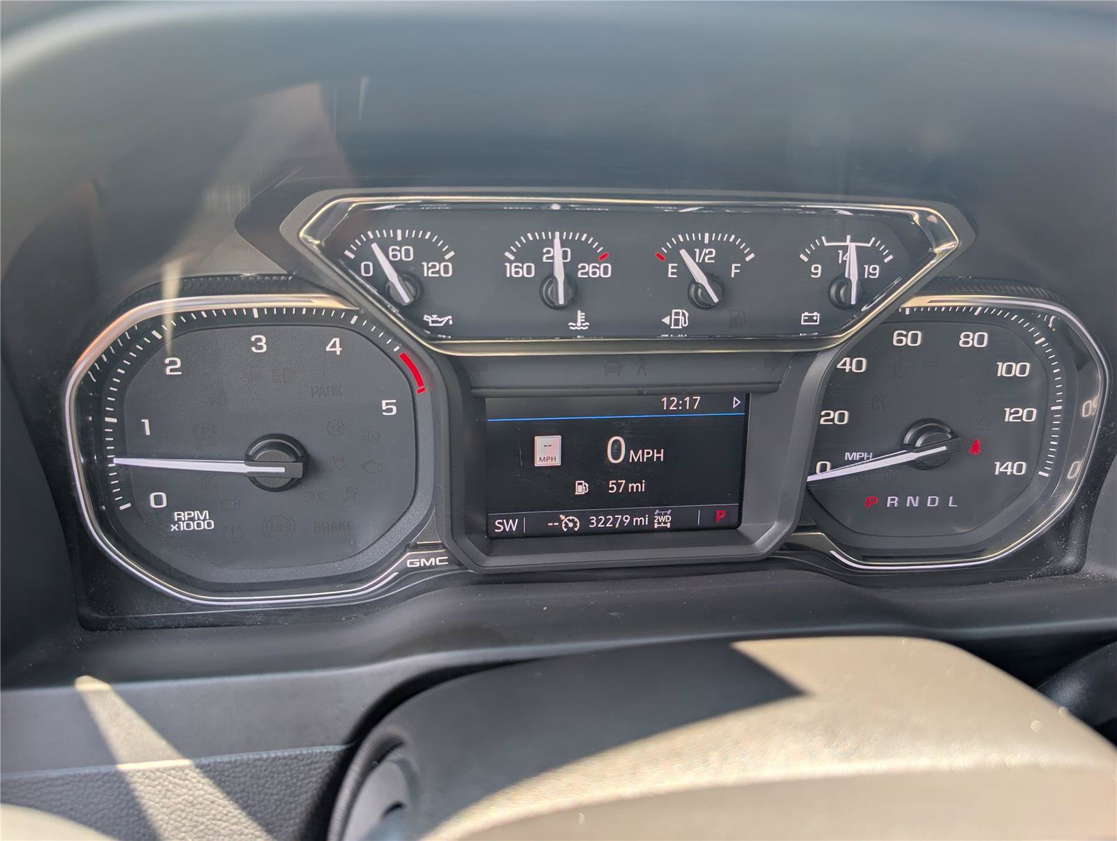 Used 2023 GMC Sierra 2500 AT4 w/ AT4 Preferred Package AWD/4WD image 31