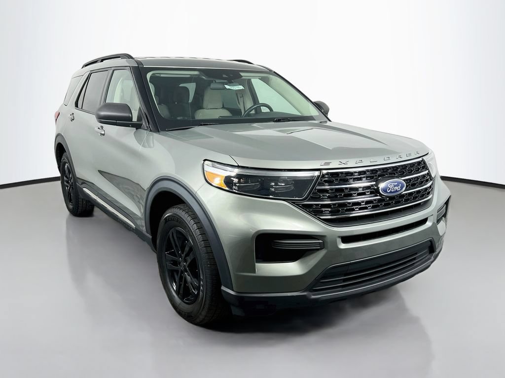 Used 2020 Ford Explorer XLT w/ Cold Weather Package AWD/4WD image 1