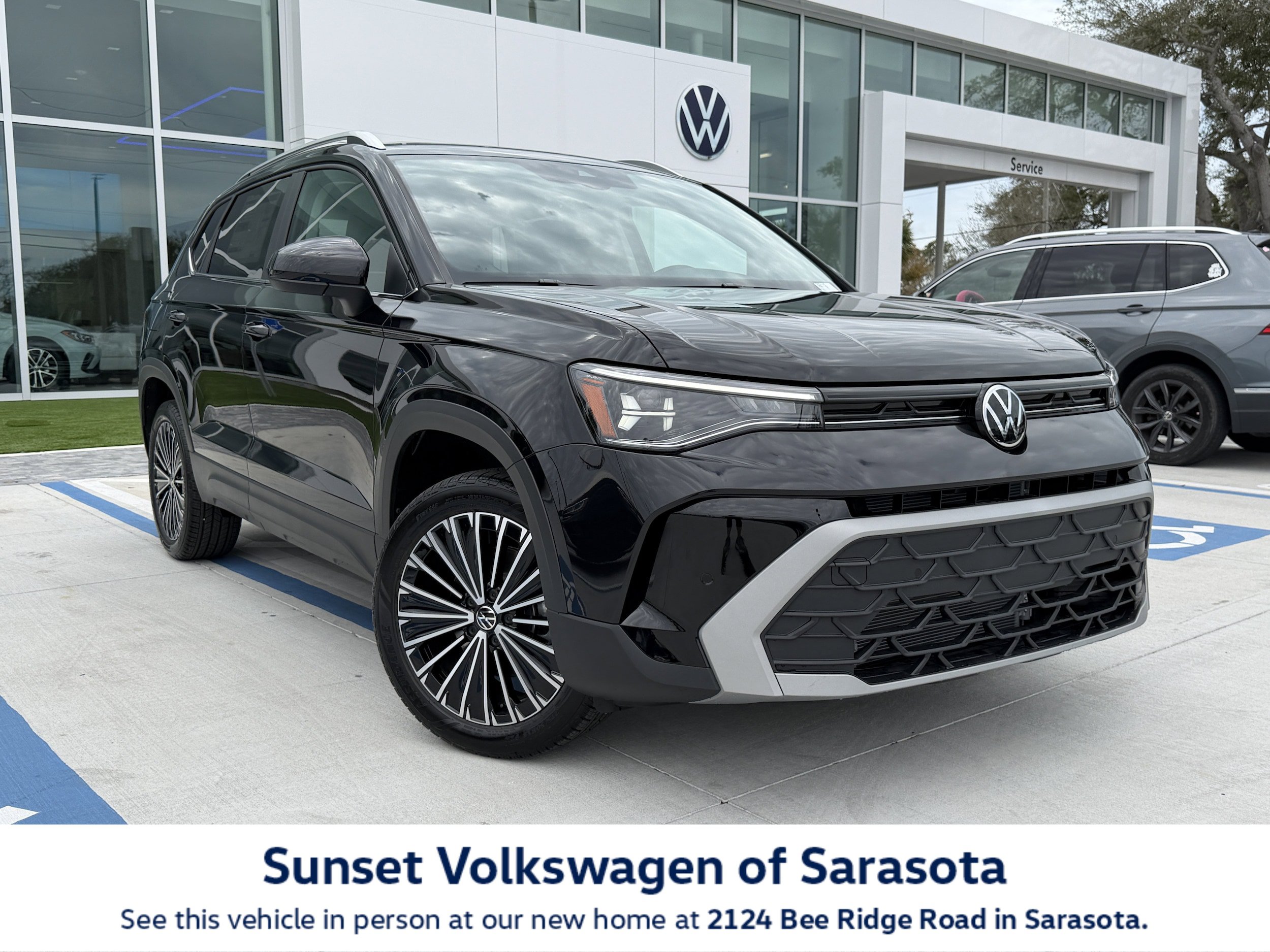 New 2026 Volkswagen Taos SE FWD image 1