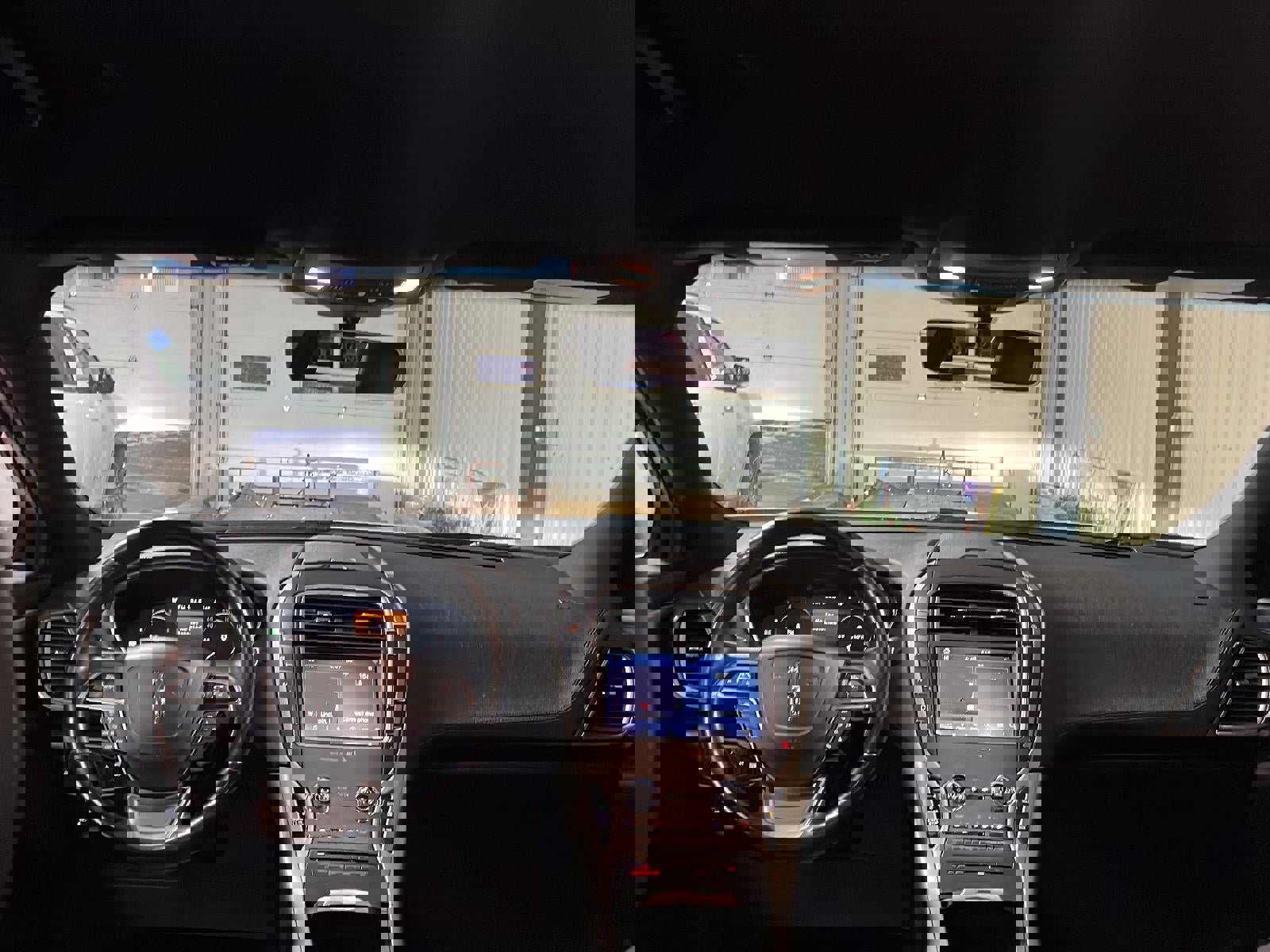 Used 2020 Lincoln Nautilus Standard w/ Equipment Group 101A image 24