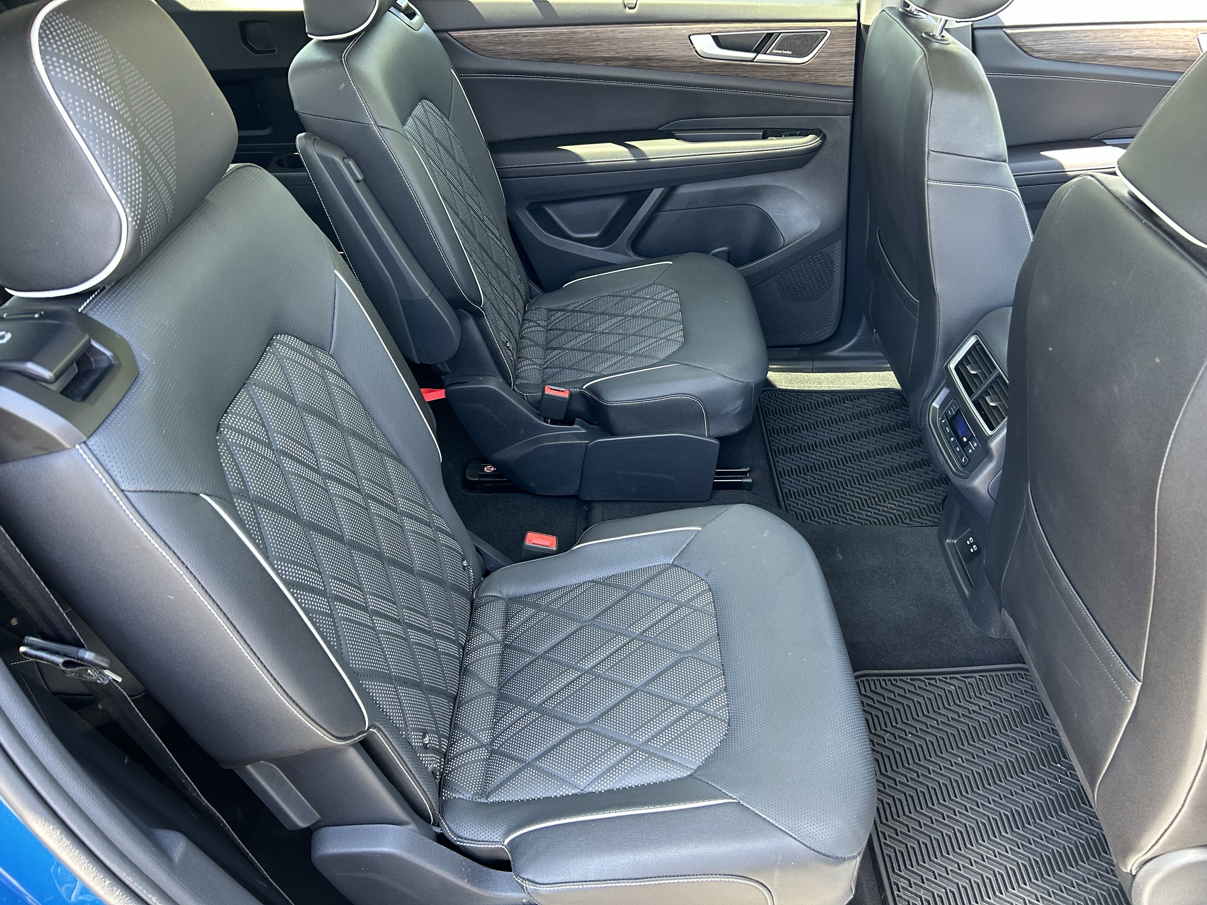 Certified 2026 Volkswagen Atlas SEL Premium R-Line AWD/4WD image 11
