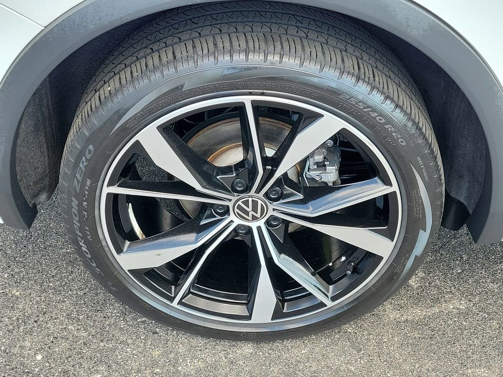 Used 2024 Volkswagen Tiguan SEL R-Line image 8