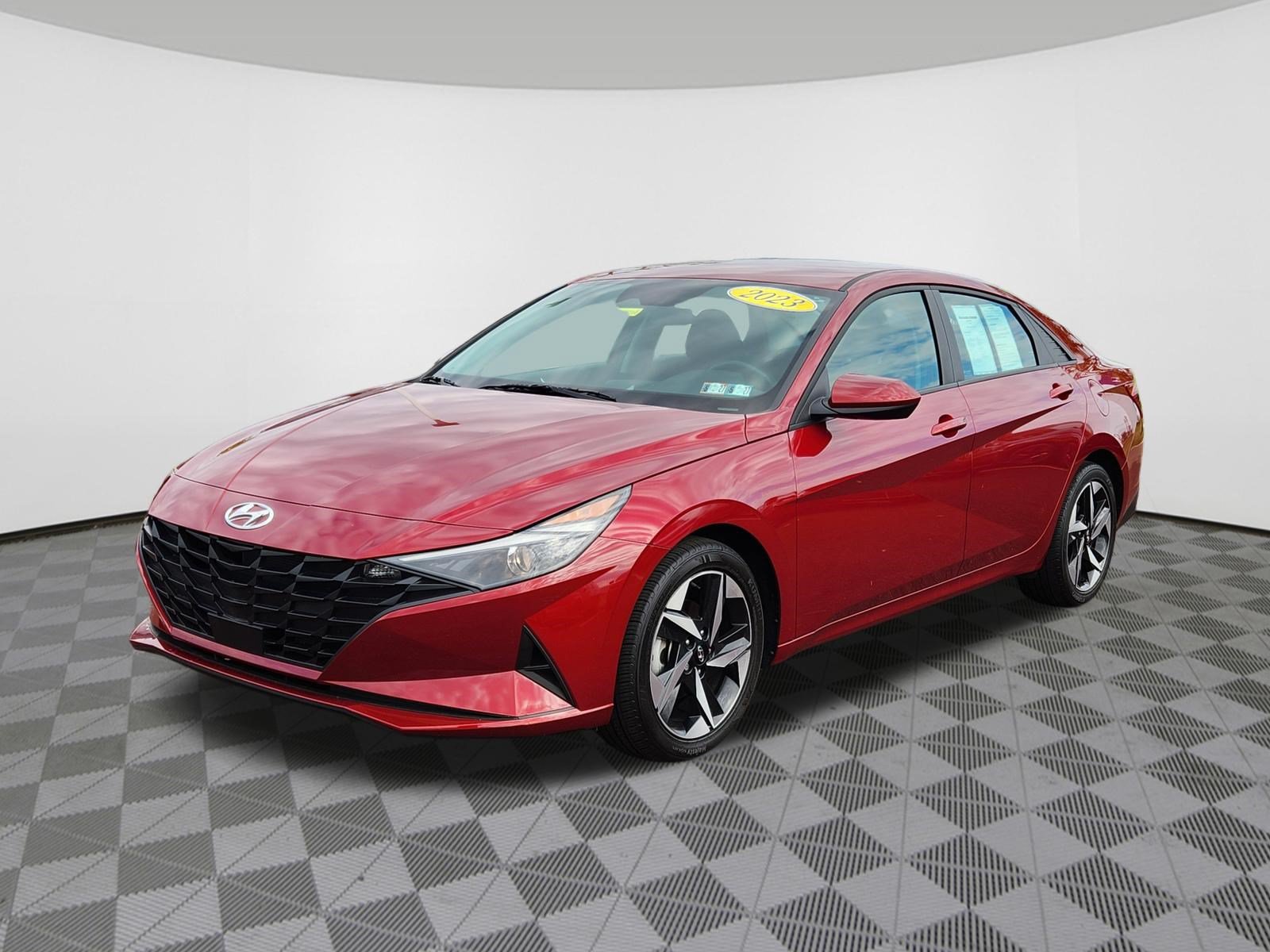Certified 2023 Hyundai Elantra SEL w/ Convenience Package FWD image 2