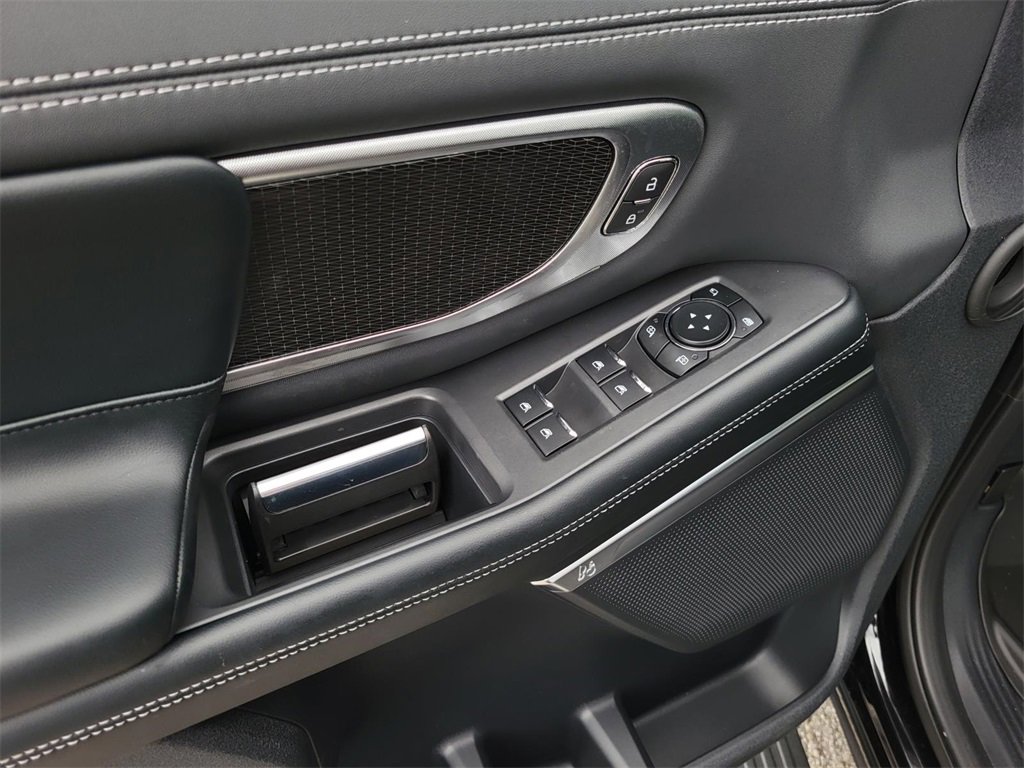 New 2025 Ford Expedition Platinum w/ Stealth Performance Package image 11