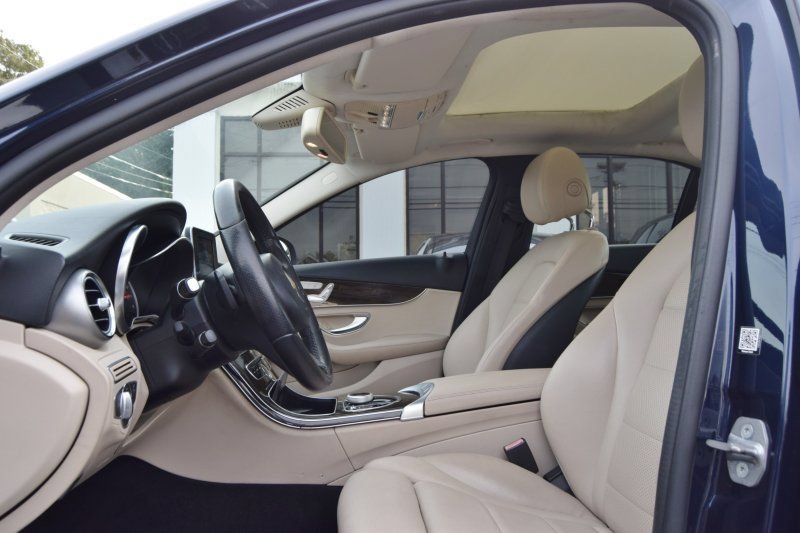 Used 2018 Mercedes-Benz C 300 Sedan w/ Premium Package image 16