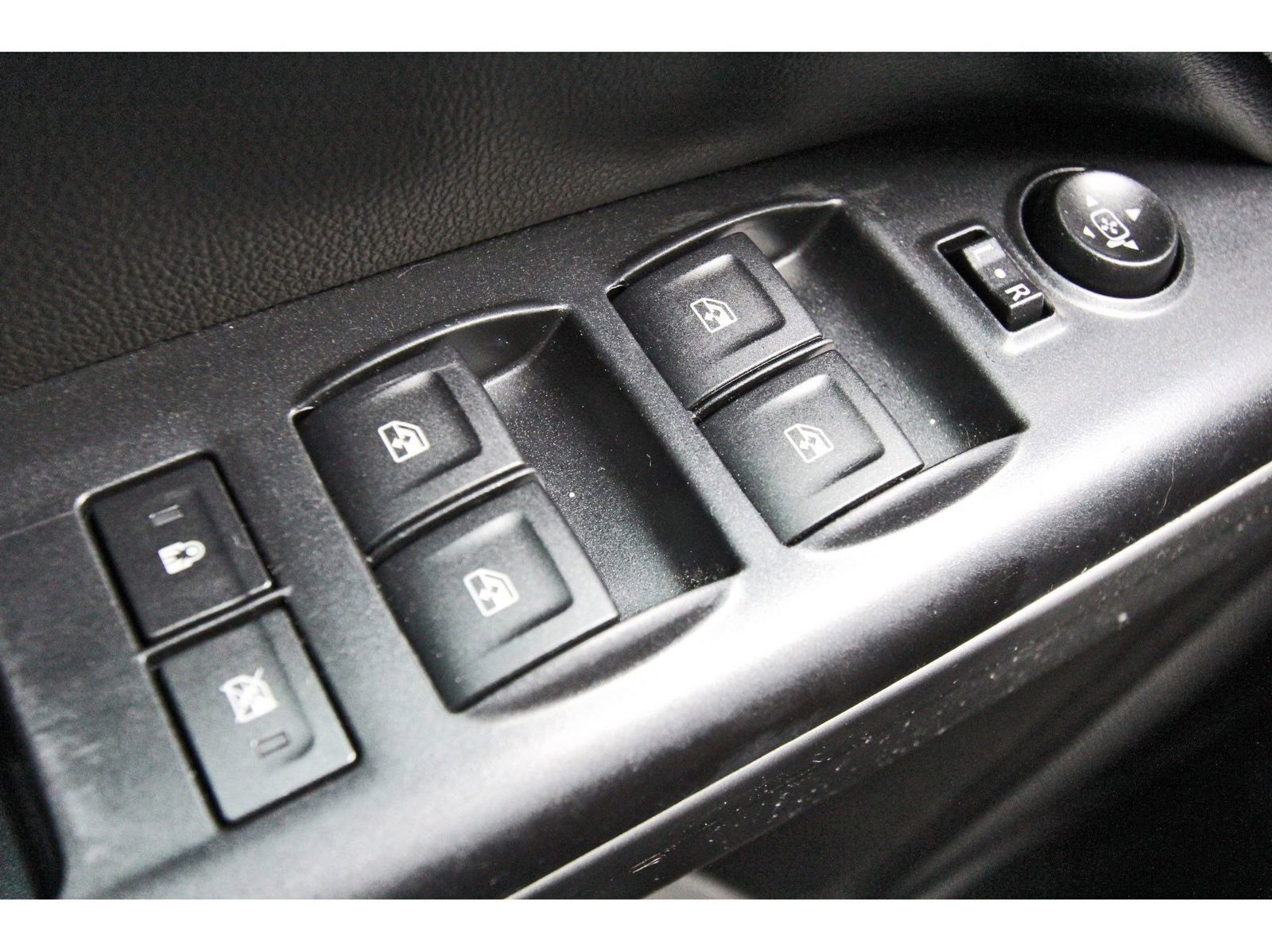 Used 2017 Chevrolet Colorado LT w/ Midnight Edition RWD image 21