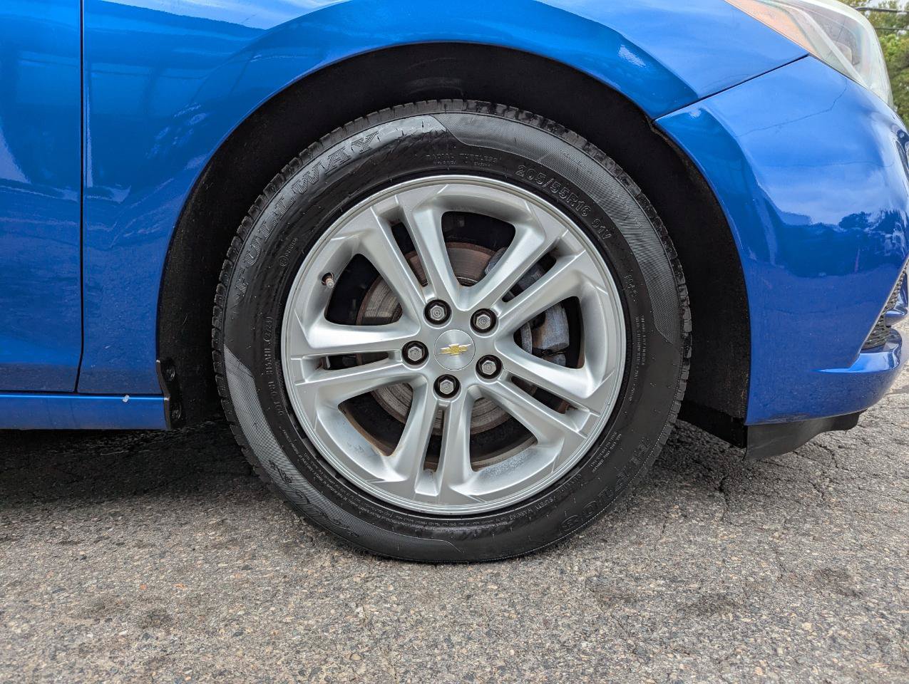 Used 2018 Chevrolet Cruze LT FWD image 46