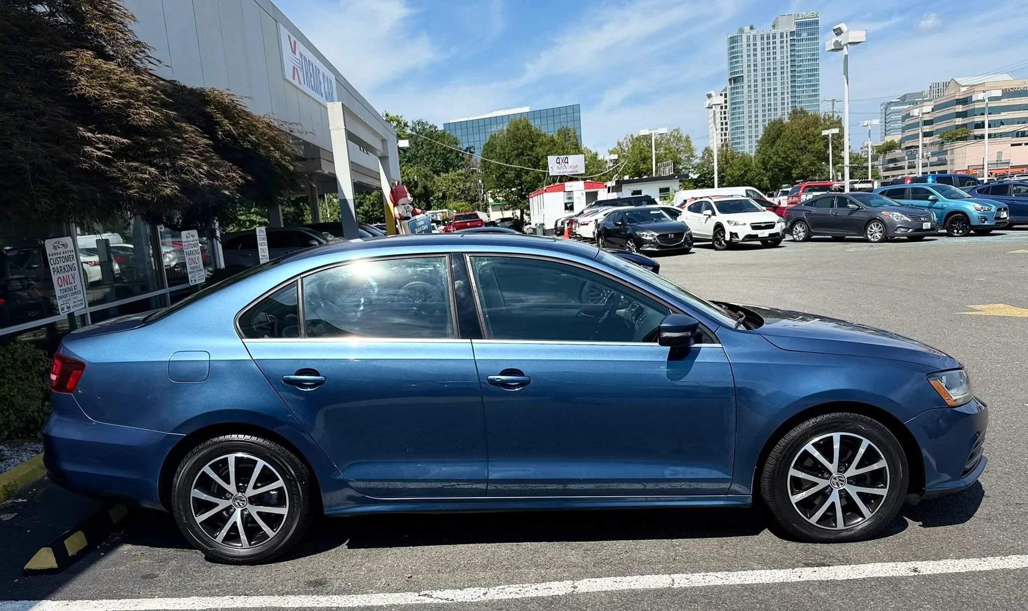 Used 2017 Volkswagen Jetta SE FWD image 8