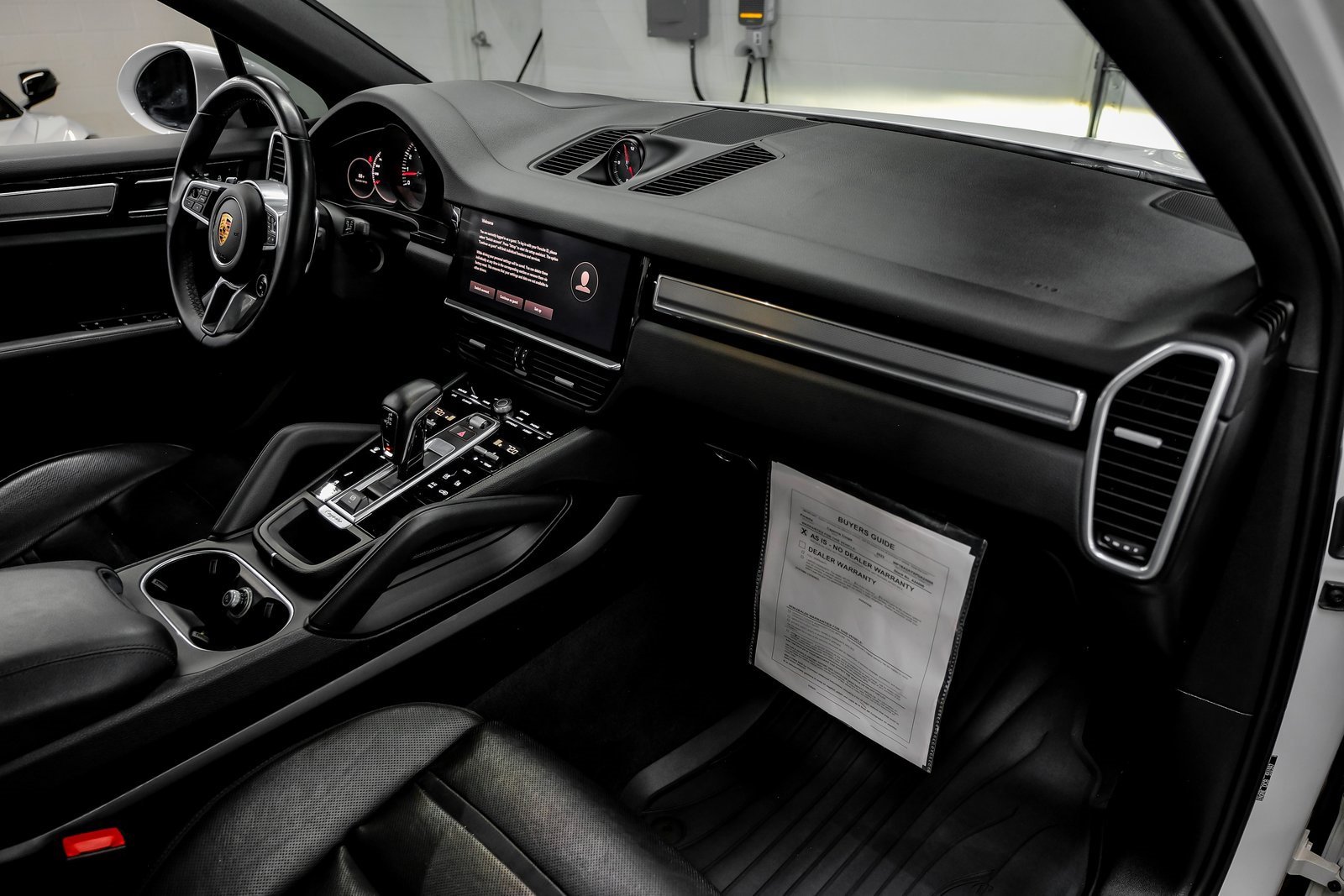 Used 2023 Porsche Cayenne Coupe image 22