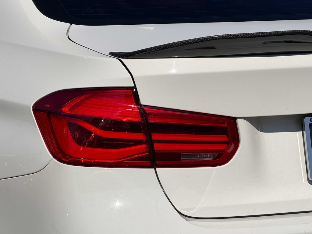 Used 2018 BMW M3 RWD image 21