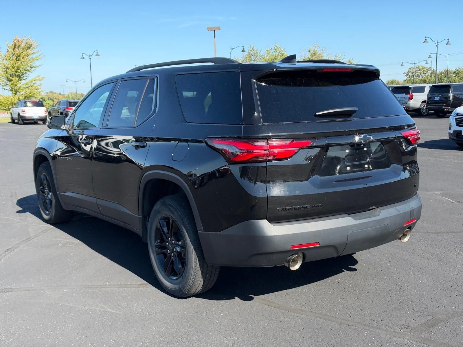 Used 2023 Chevrolet Traverse LT AWD/4WD image 3