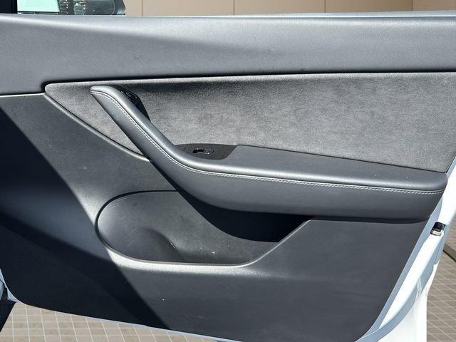 Used 2021 Tesla Model Y Long Range image 37