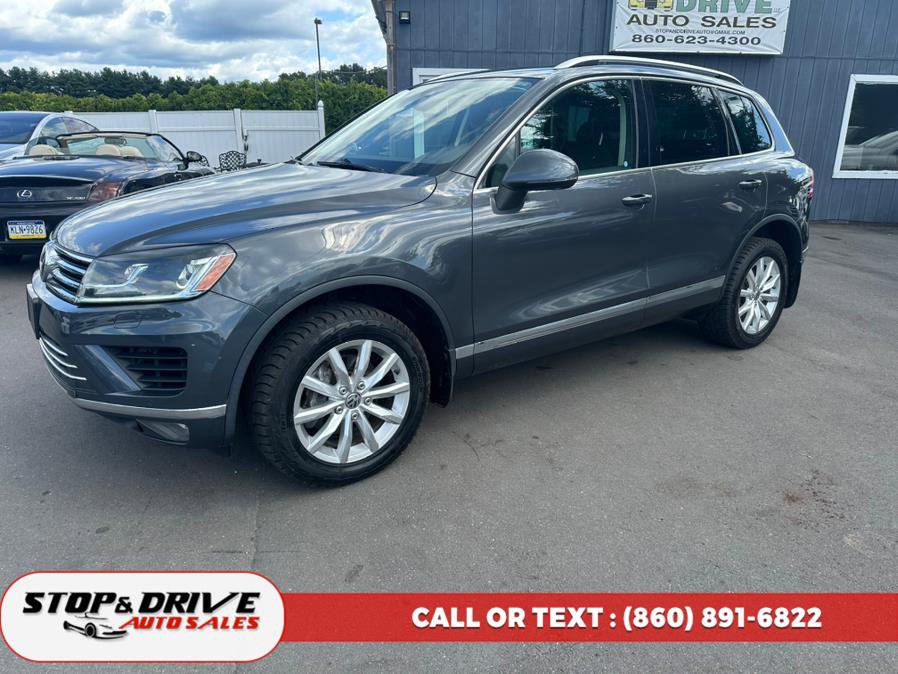 Used 2016 Volkswagen Touareg Sport AWD/4WD image 2