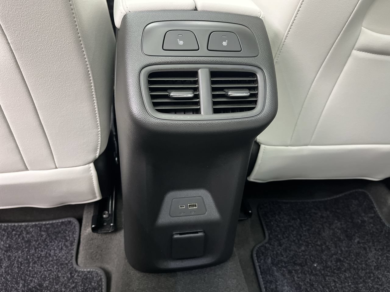 Used 2025 Buick Envision Avenir AWD/4WD image 14