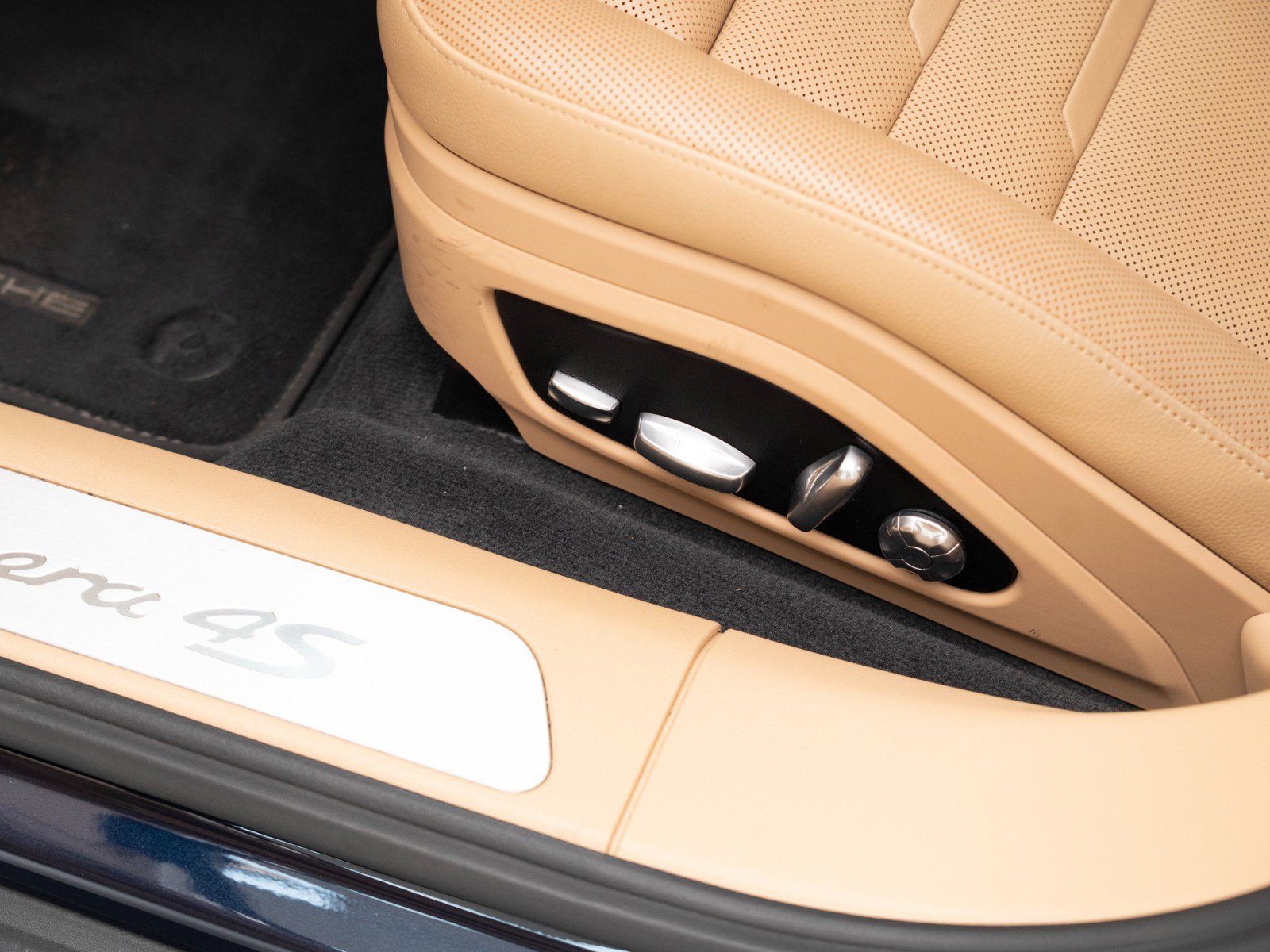 Certified 2018 Porsche Panamera 4S AWD/4WD image 15