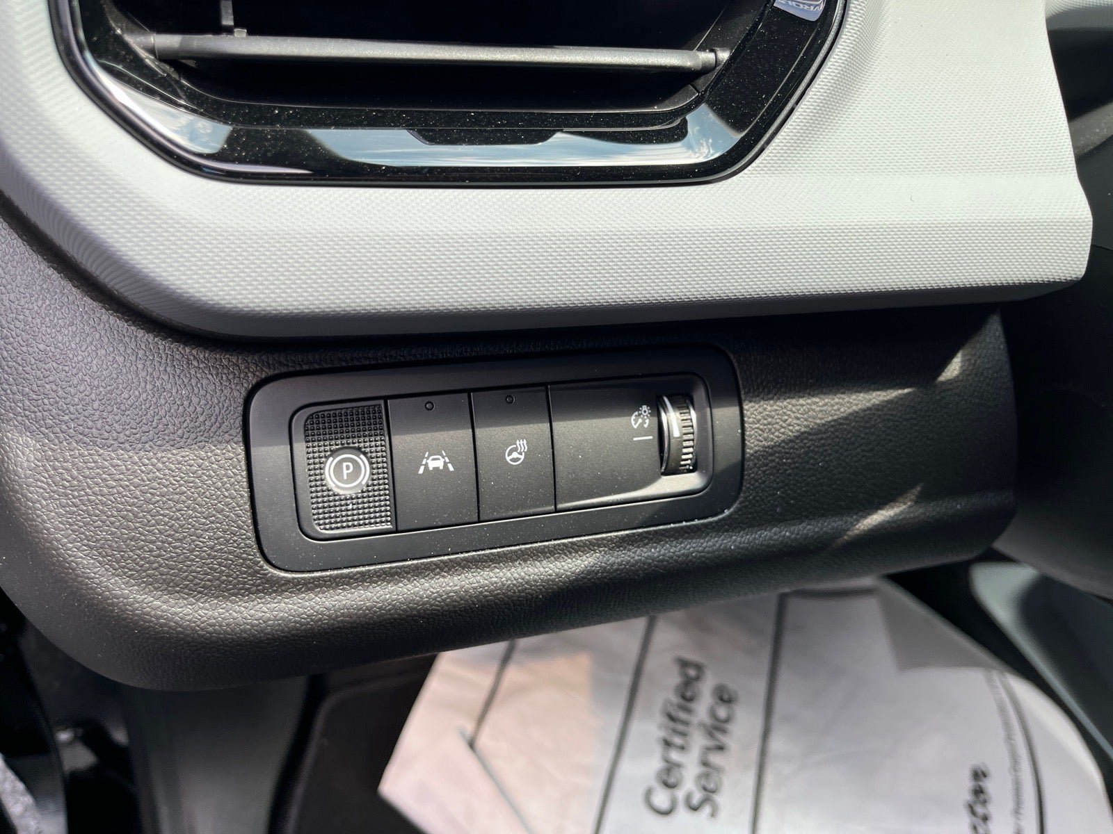 New 2027 Chevrolet Bolt LT w/ Comfort Package FWD image 18