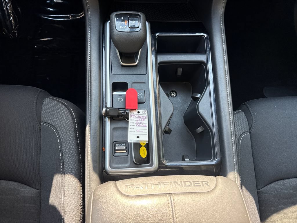 Used 2025 Nissan Pathfinder SV FWD image 23