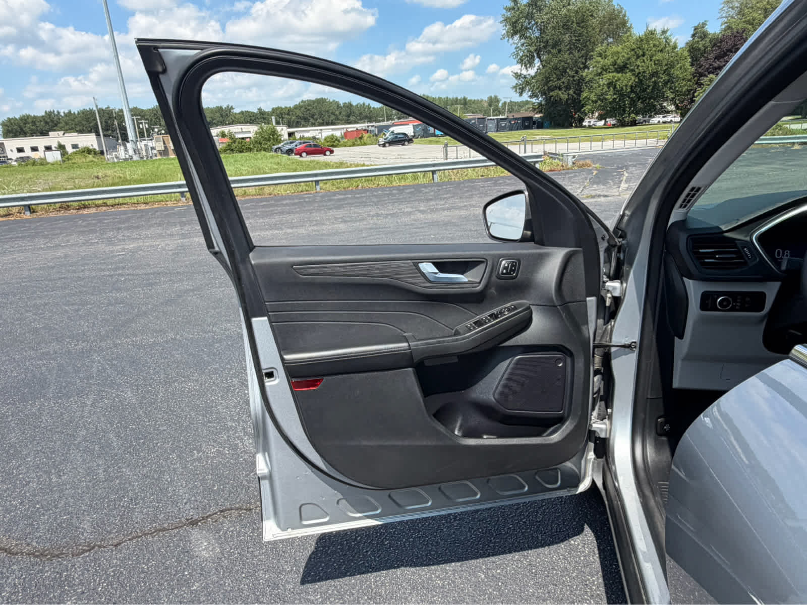 Used 2023 Ford Escape Platinum AWD/4WD image 18