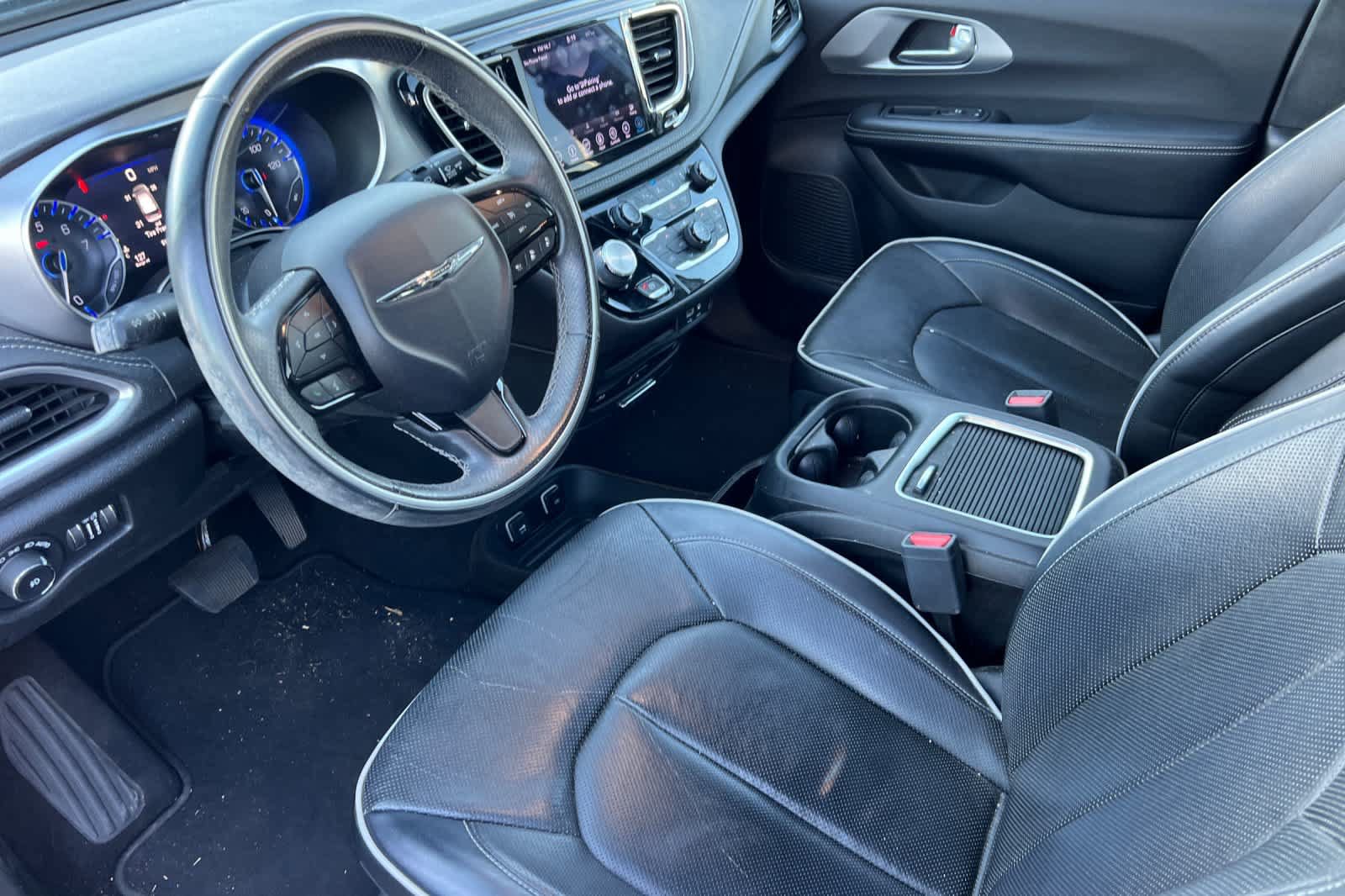 Used 2018 Chrysler Pacifica Limited w/ Advanced Safetytec Group FWD image 9