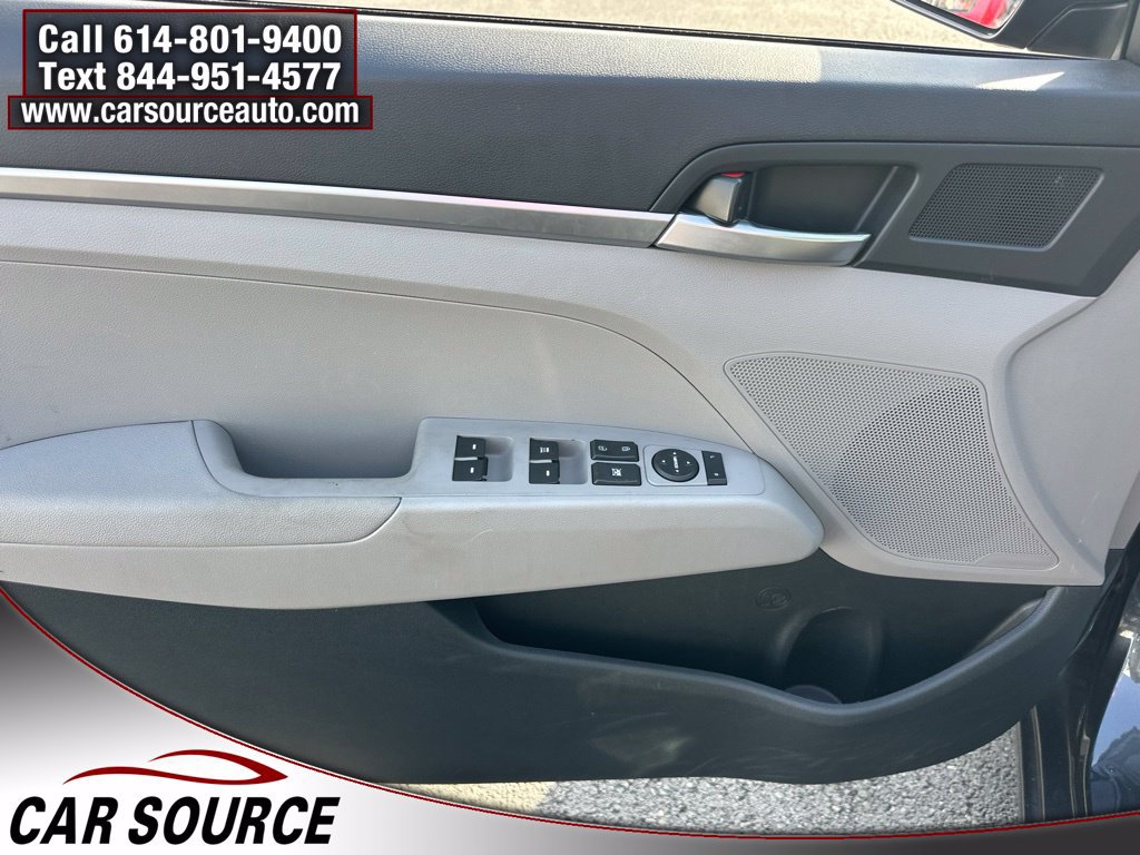 Used 2020 Hyundai Elantra SE FWD image 16