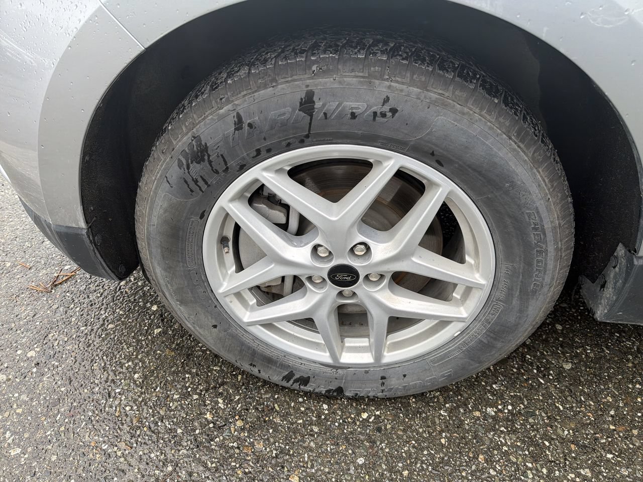Used 2024 Ford Edge SEL AWD/4WD image 10