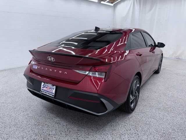 Used 2025 Hyundai Elantra Sport FWD image 2