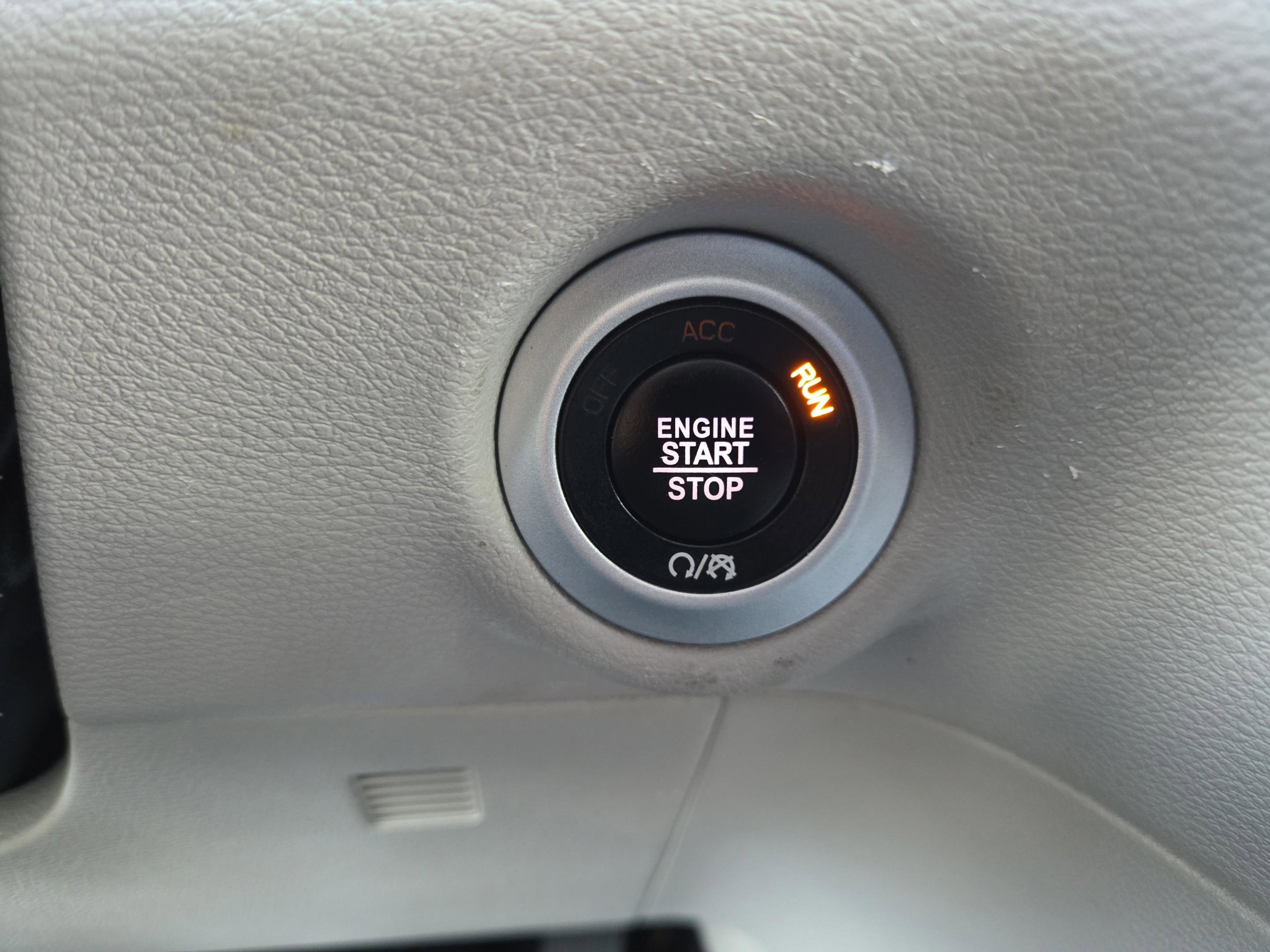 Used 2023 Chrysler Pacifica Touring-L image 20