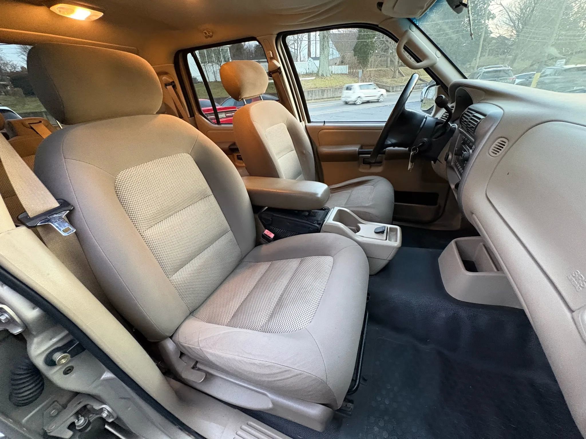 Used 2005 Ford Explorer Sport Trac XLS RWD image 21