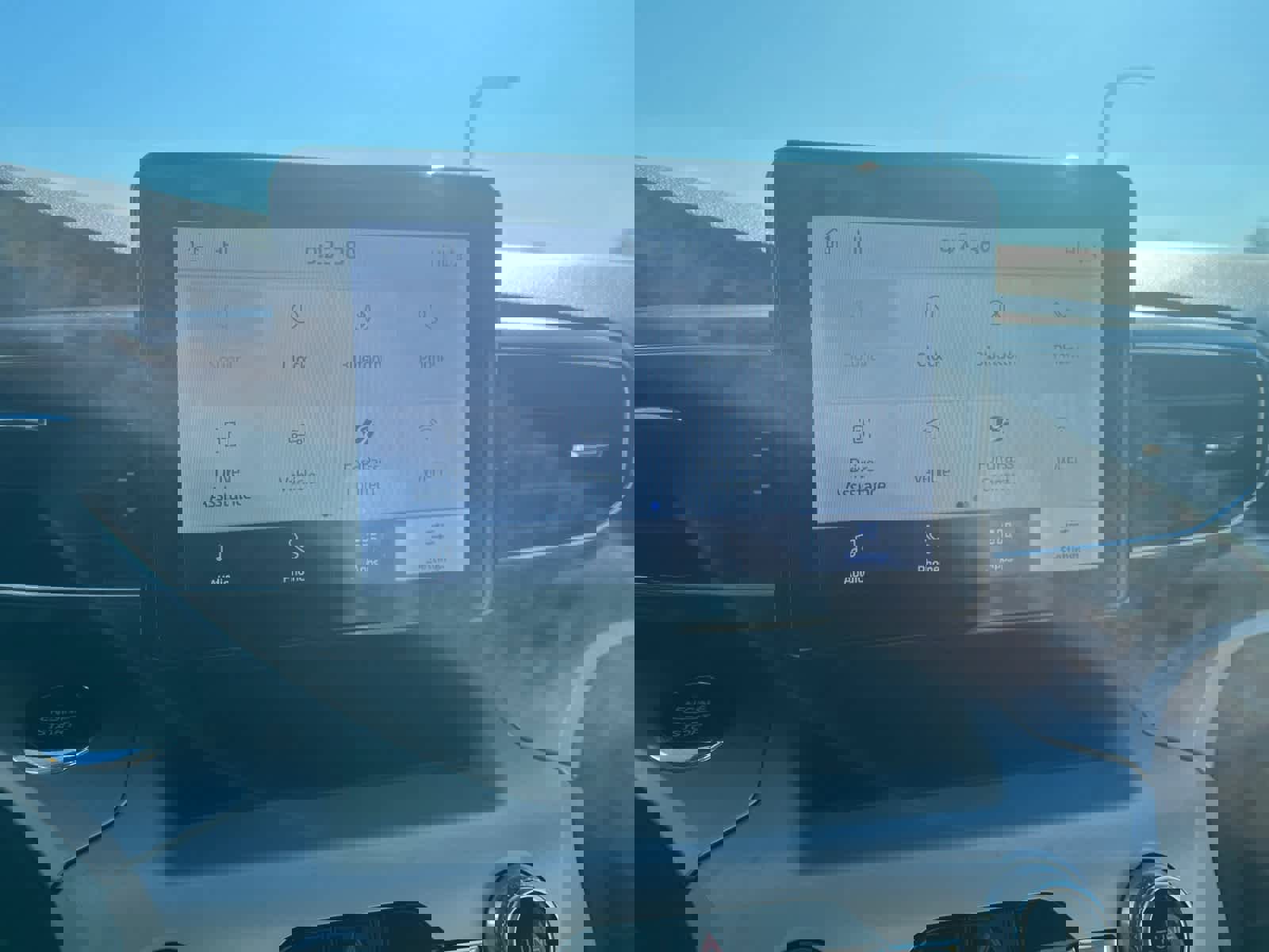 Used 2020 Ford Explorer XLT w/ Equipment Group 202A AWD/4WD image 24