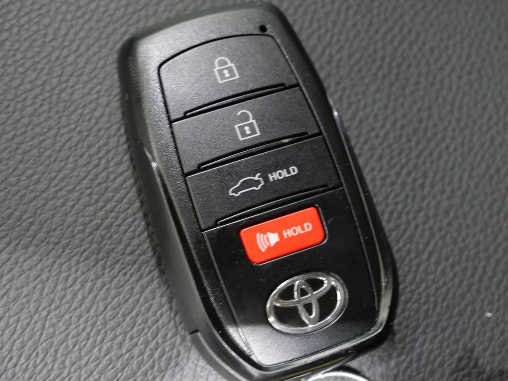 Used 2025 Toyota Camry SE image 26
