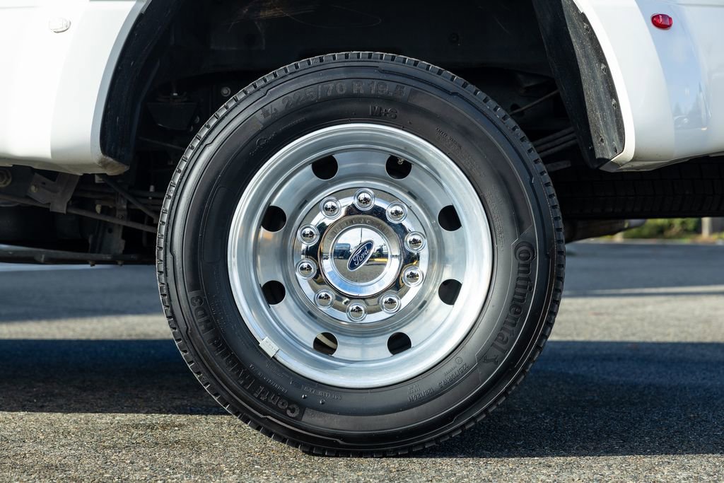 Used 2022 Ford F450 Platinum w/ FX4 Off-Road Package image 10