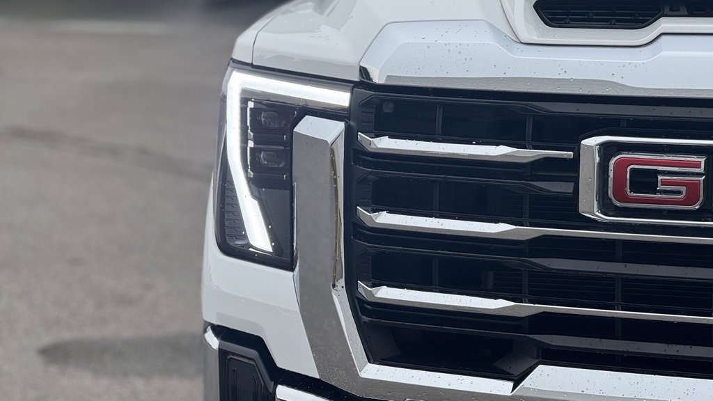 Used 2024 GMC Sierra 2500 SLT w/ SLT Premium Package image 10